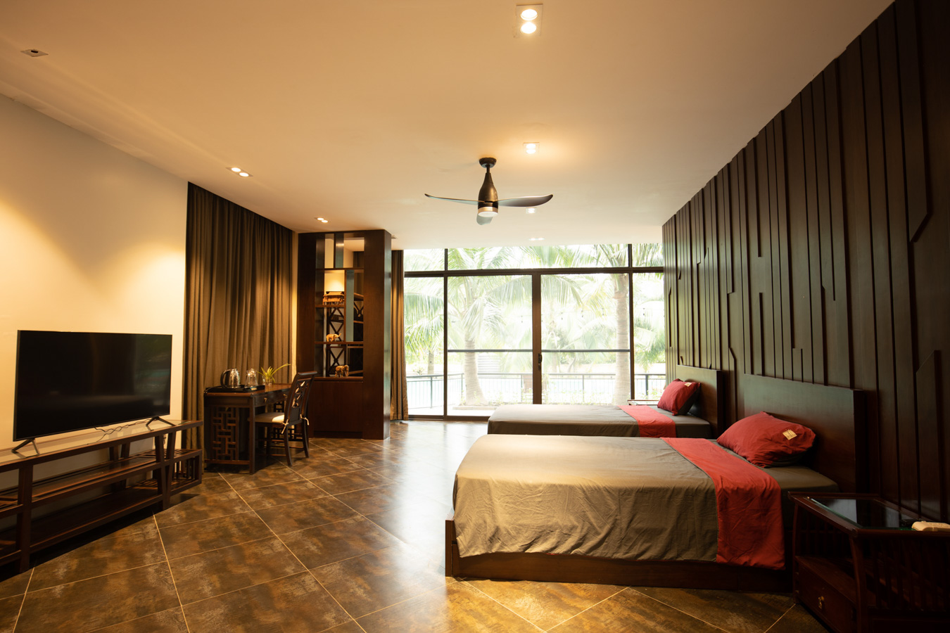 Junior Suite 102 Flora Resort Sóc Sơn | 2 Giường King, View Bể Bơi